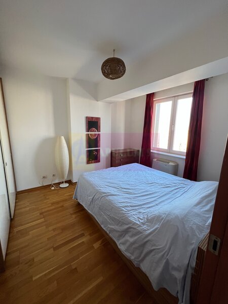 Vanzare apartament de 2 camere in zona Decebal adiacent
